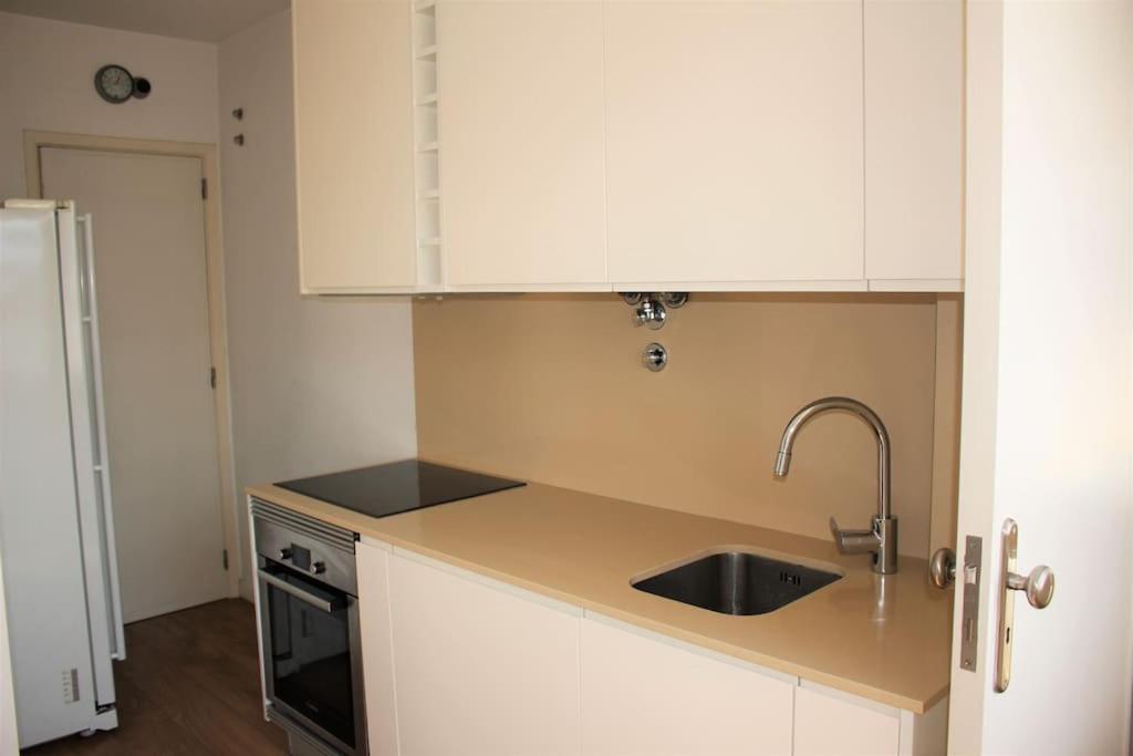 Sunny Apartment In リスボン エクステリア 写真