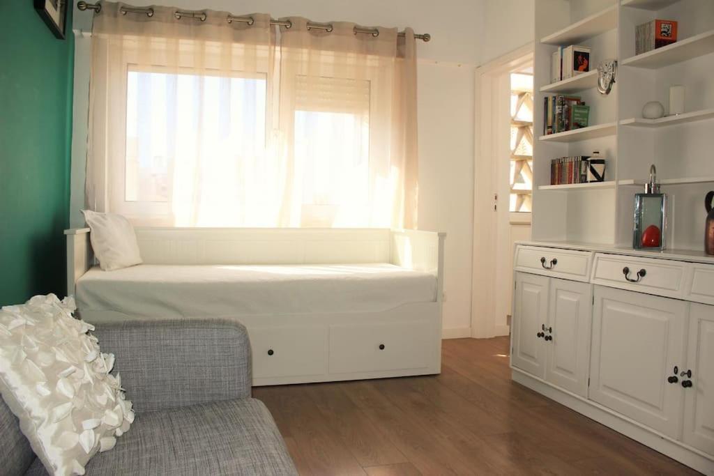 Sunny Apartment In リスボン エクステリア 写真